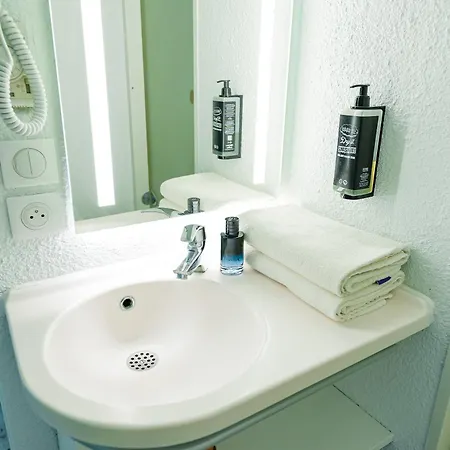 Ibis Budget Centre Hotel 2*