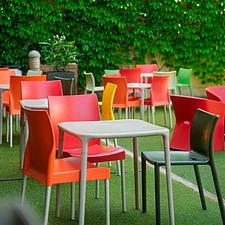 Ibis Budget Centre 2*