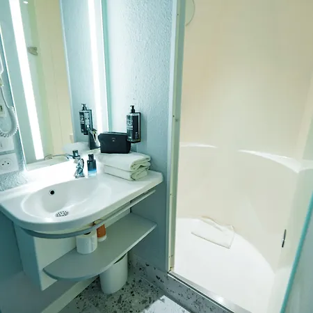 Hotel Ibis Budget Centre 2*