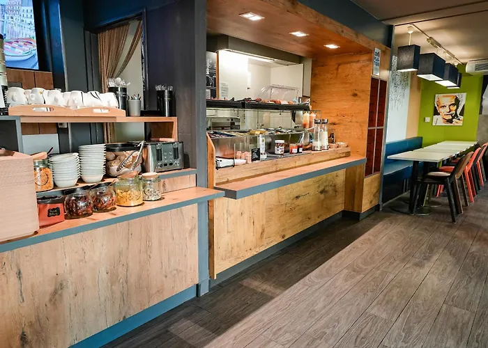 Ibis Budget Centre 2*